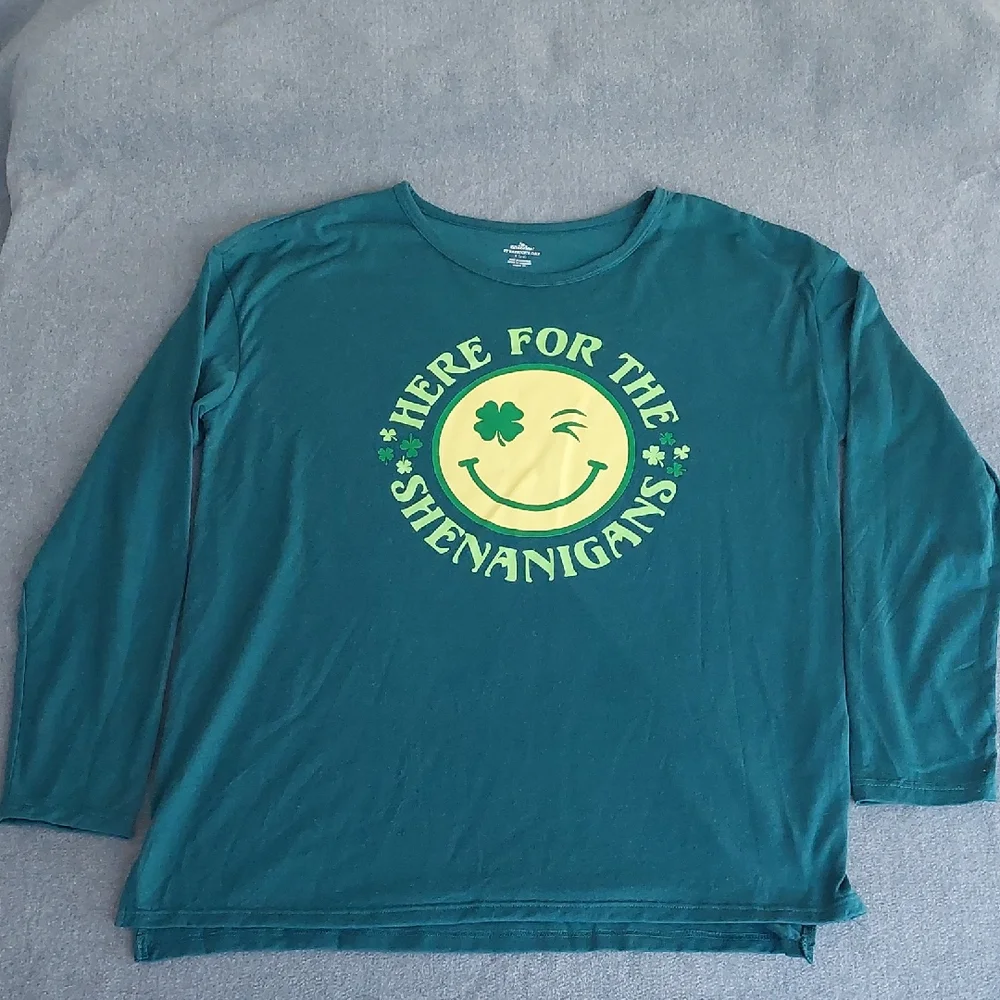Way To Celebrate St. Patrick's Day "Here For The Shenanigans" Smiley Tee - Small - Picture 1 of 5